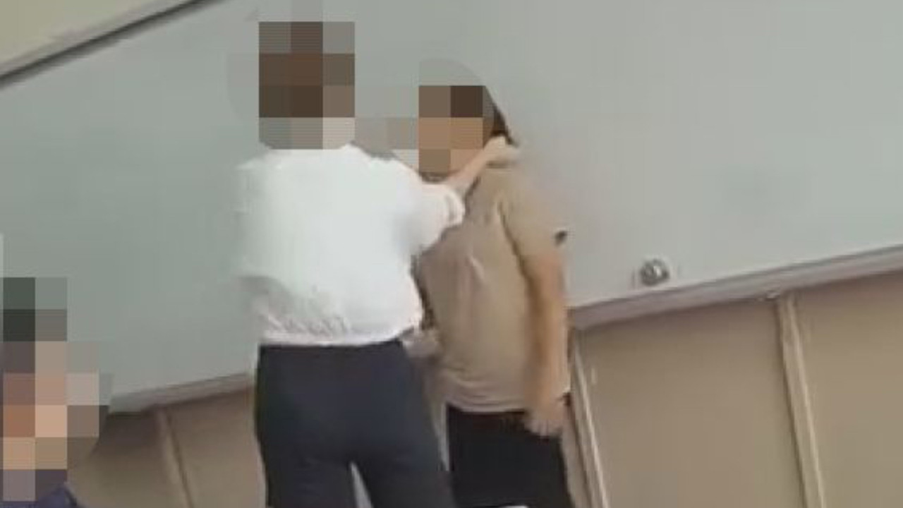 Öğretmenden tahtaya kaldırdığı öğrencisine fiziksel ve sözlü şiddet