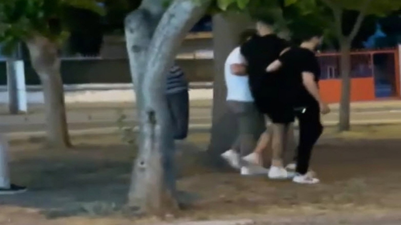 İzmir'de İcra Müdür Yardımcısı ve katibi gözaltına alındı