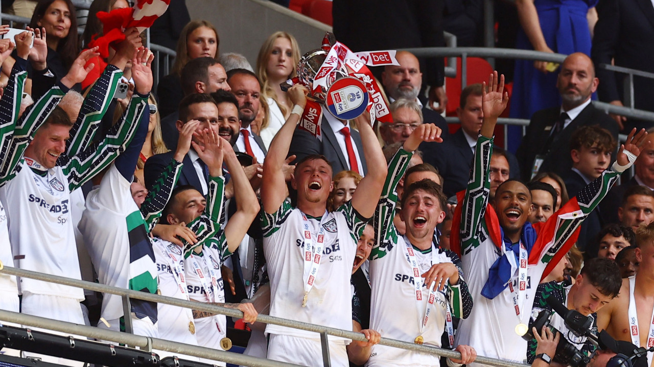 90+5'te gelen golle, 8 yıl sonra Premier Lig'e yükseldiler!