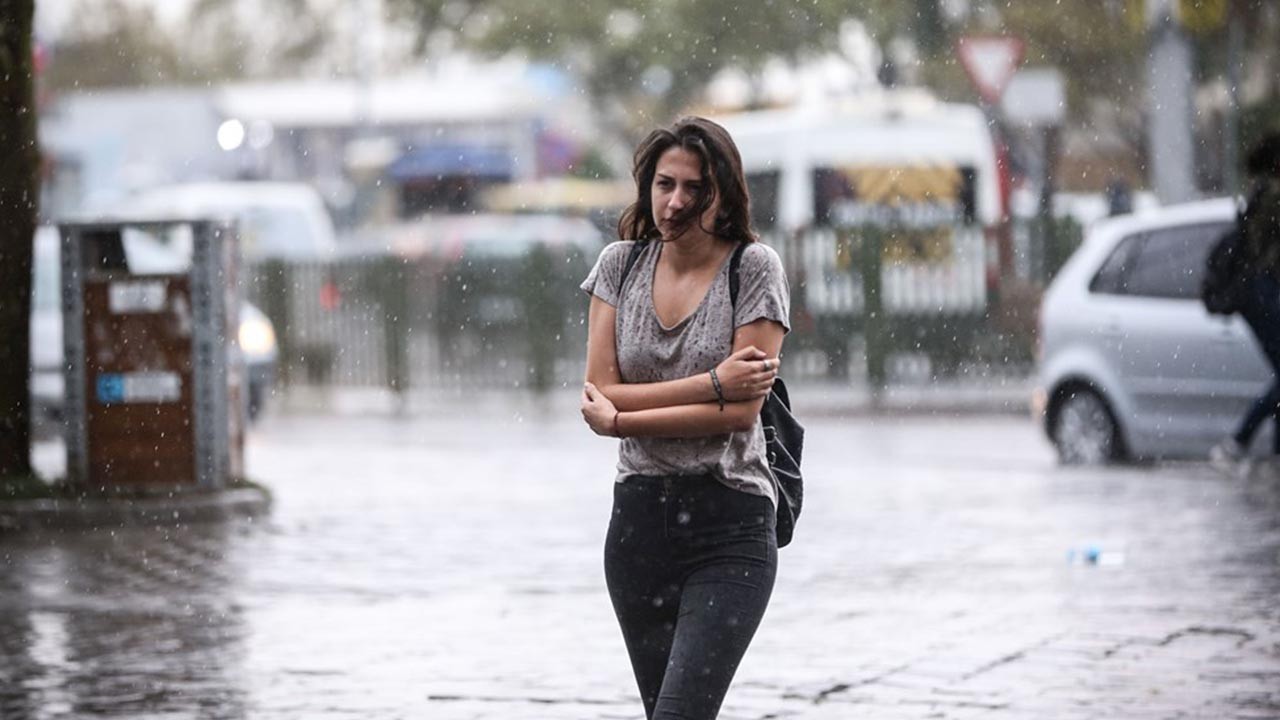 AKOM İstanbul için tarih verip uyardı: Havada işler sarpa sarıyor