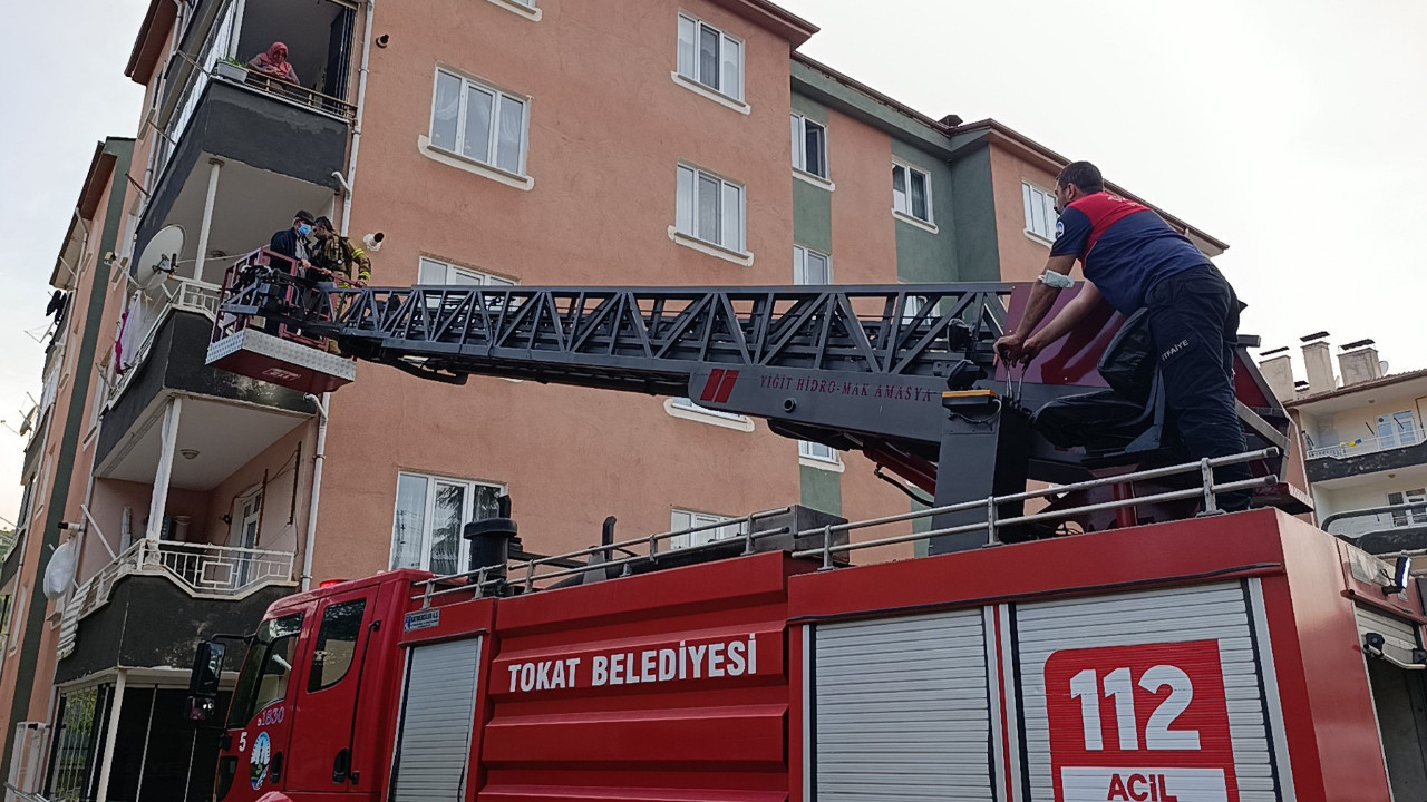 Çatıdaki fareleri kaçırmak için kükürt ve ispirto yaktılar: 4 kişi hastaneye kaldırıldı
