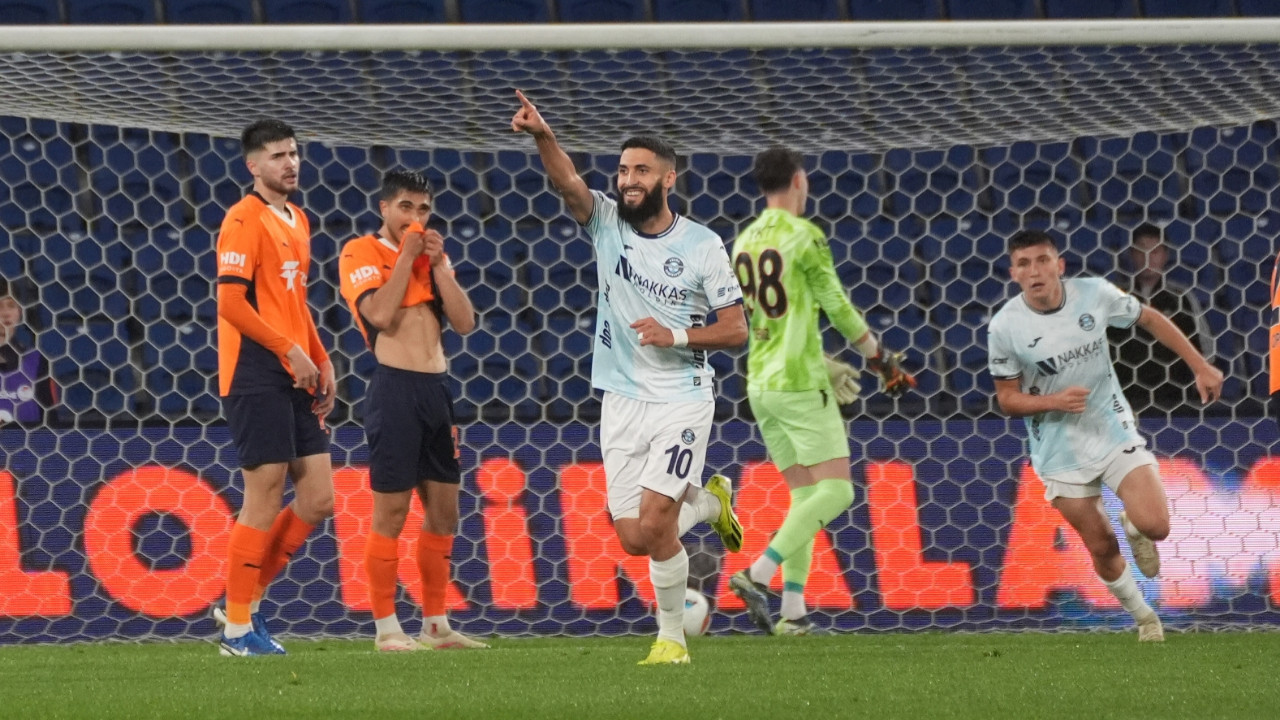 Adana Demirspor'dan, Başakşehir maçında mucize geri dönüş