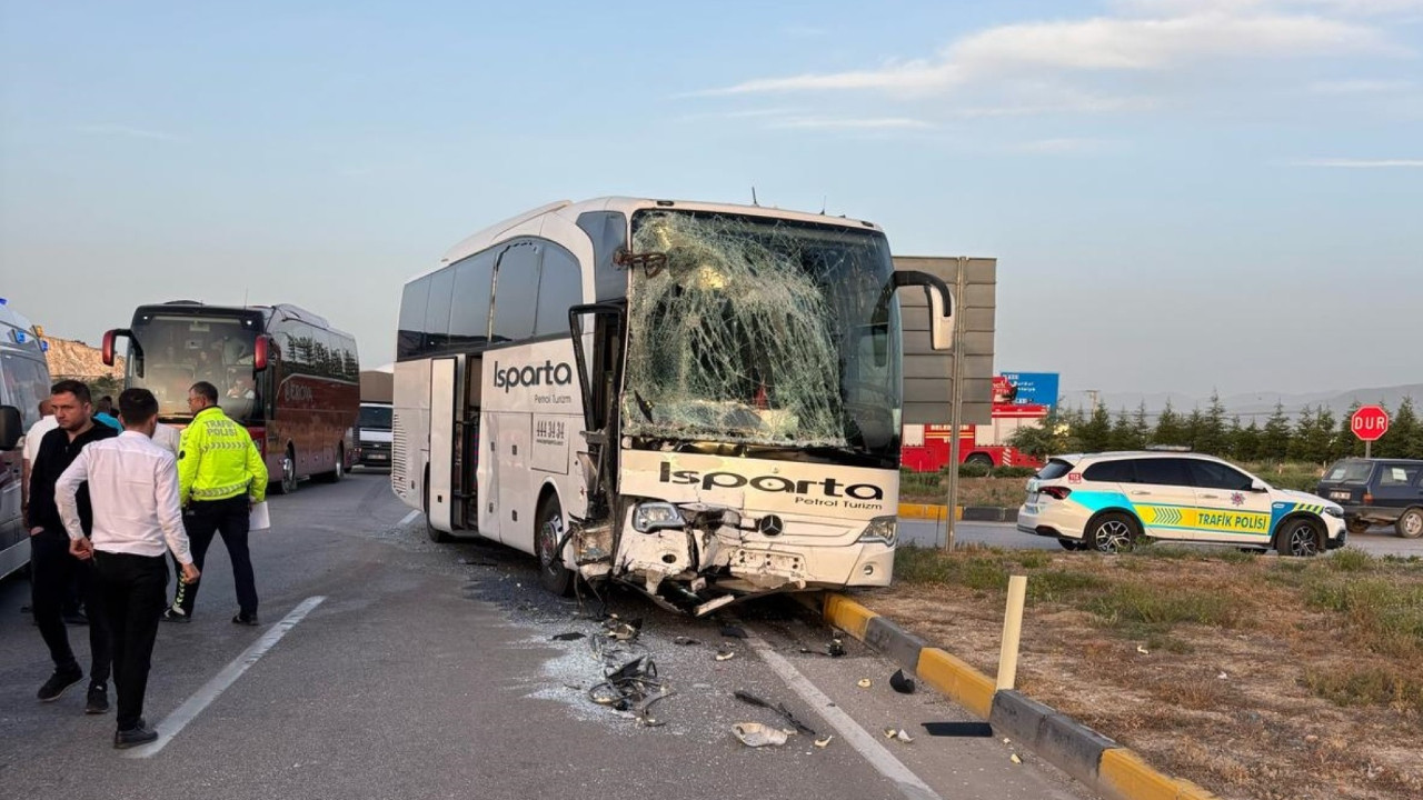 Isparta'da otobüsler çarpıştı: 27 yaralı