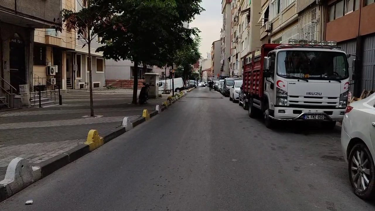 Şişli'de anne ve babasını bıçakla yaralayan kişi yakalandı