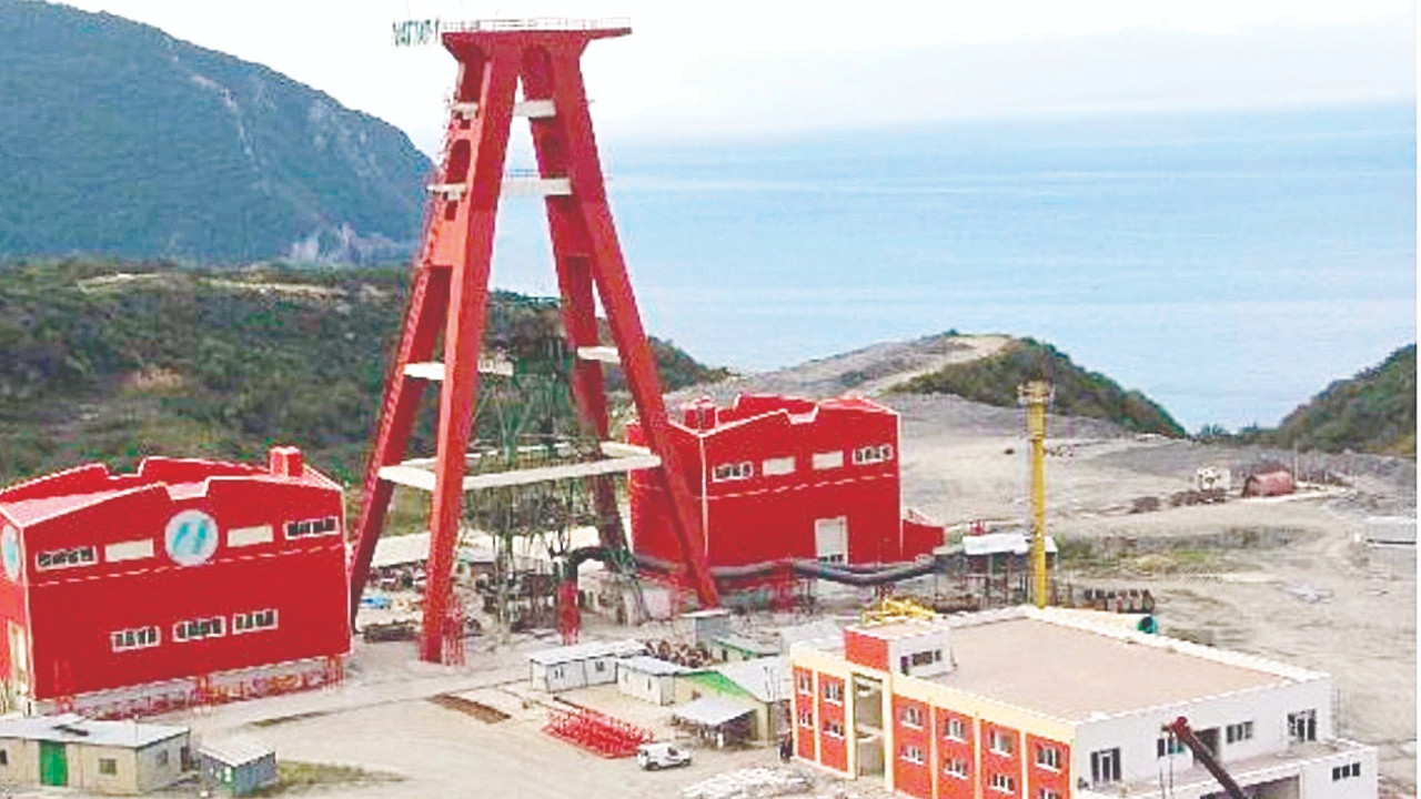 Turpun büyüğü madenden çıktı