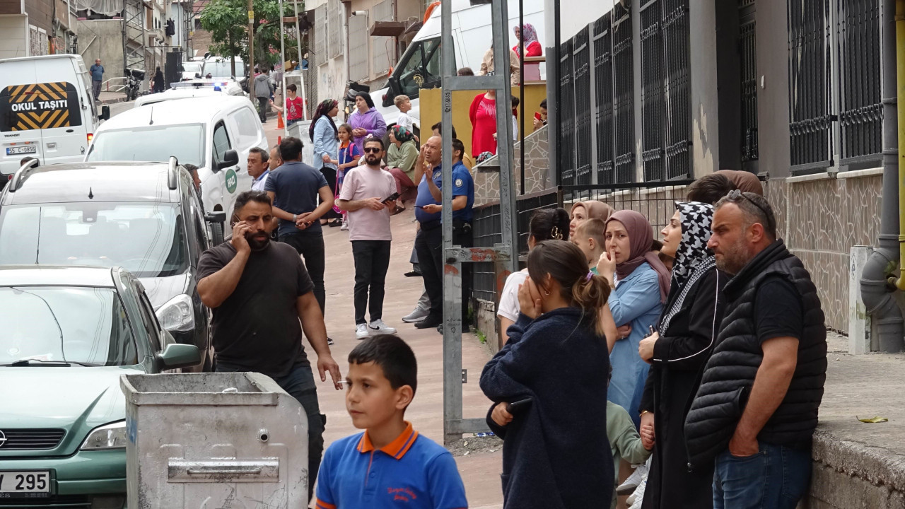 Babasına kızıp evi ateşe verdi