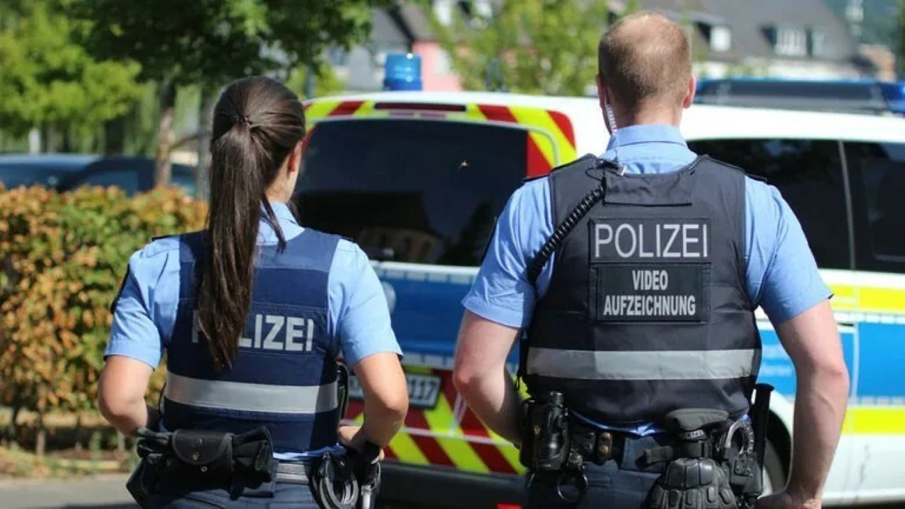 Bomba tehdidi nedeniyle 56 okul tahliye edildi