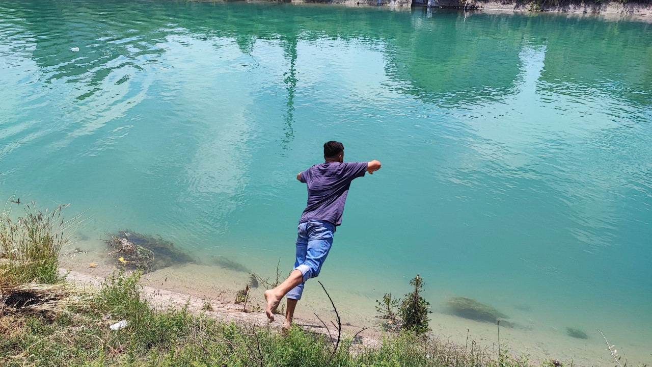 Pes dedirten sözler: 'Hakkını veremeyen annesiyle güne gitsin'