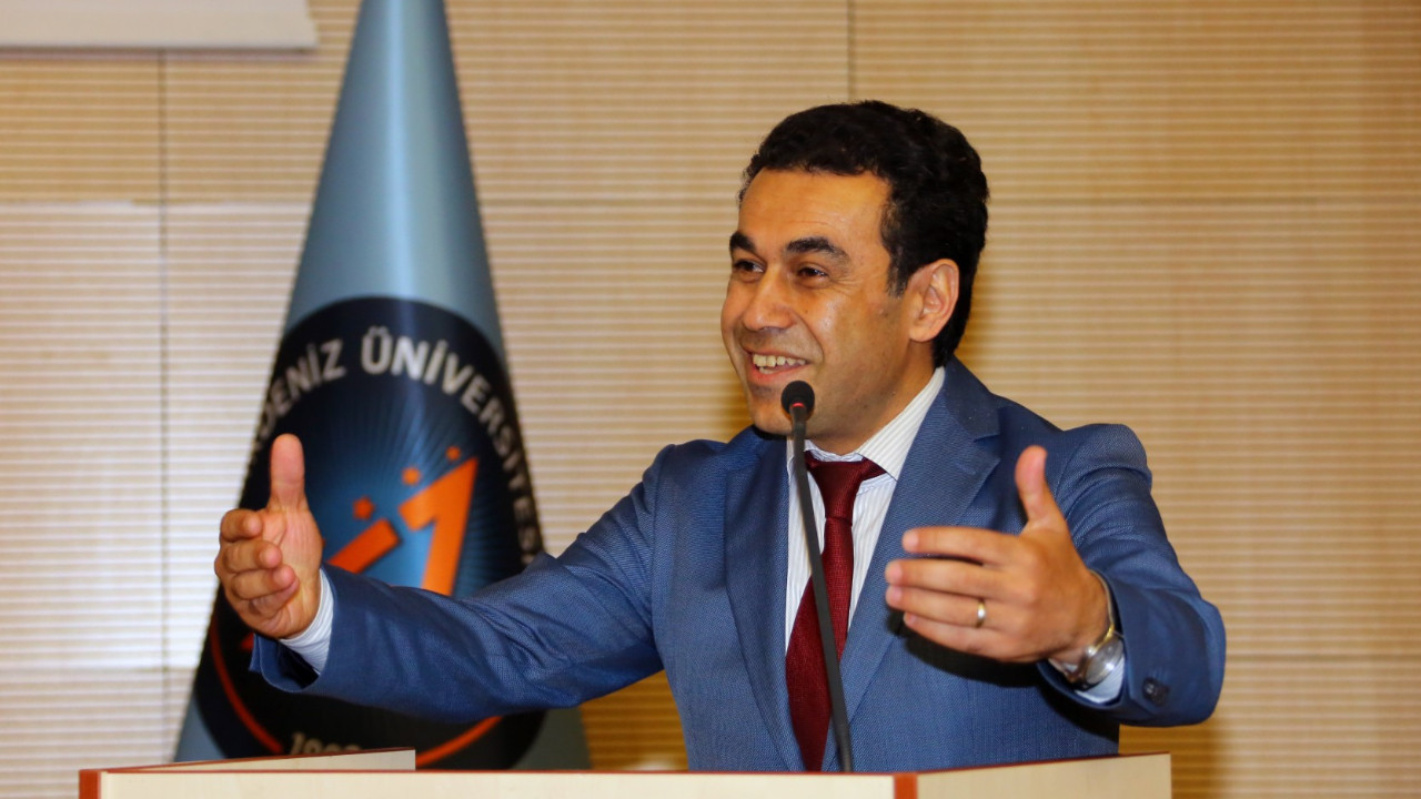 Rektör yardımcılığı ve dekanlık da yapmıştı: Profesörlüğü iptal edildi