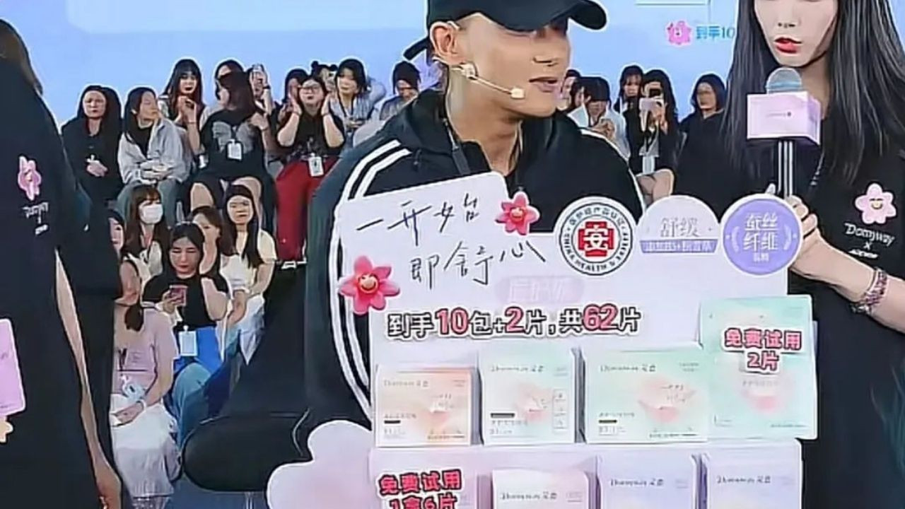 Kendi ped markasını çıkaran erkek şarkıcı, yarım saatte 116 milyon lira kazandı