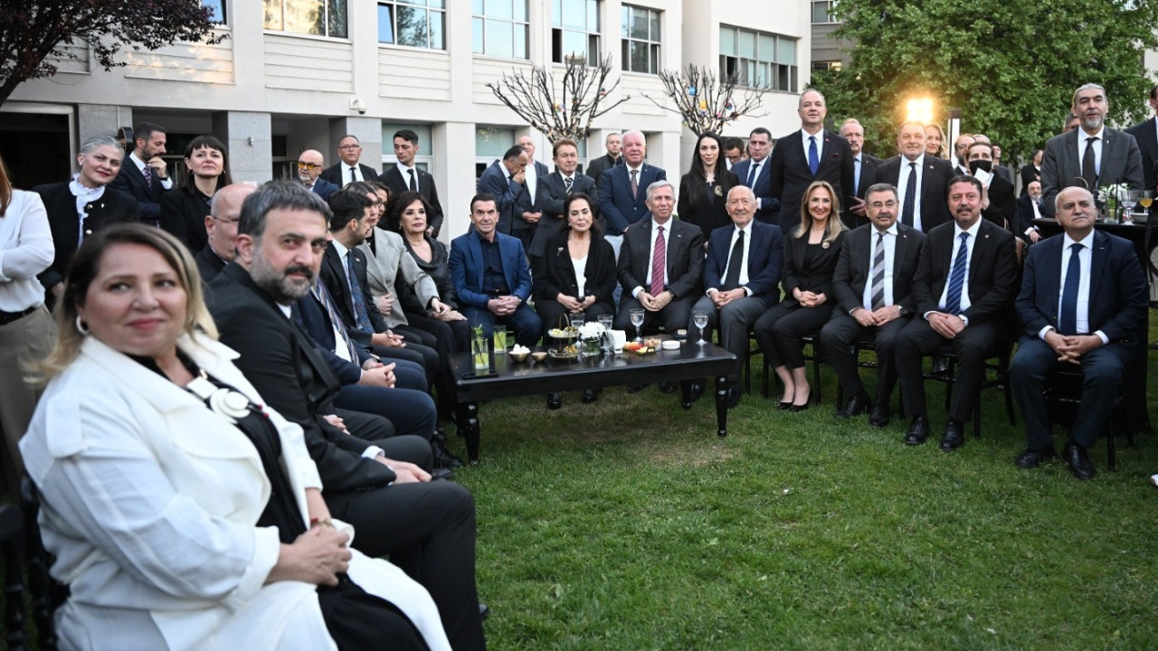 Mansur Yavaş: Sanatçılara vefa göstermek lazım