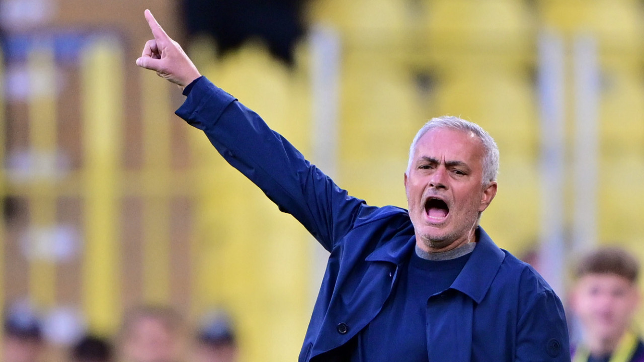 Mourinho hem kendini hem Cenk'i yaktı!