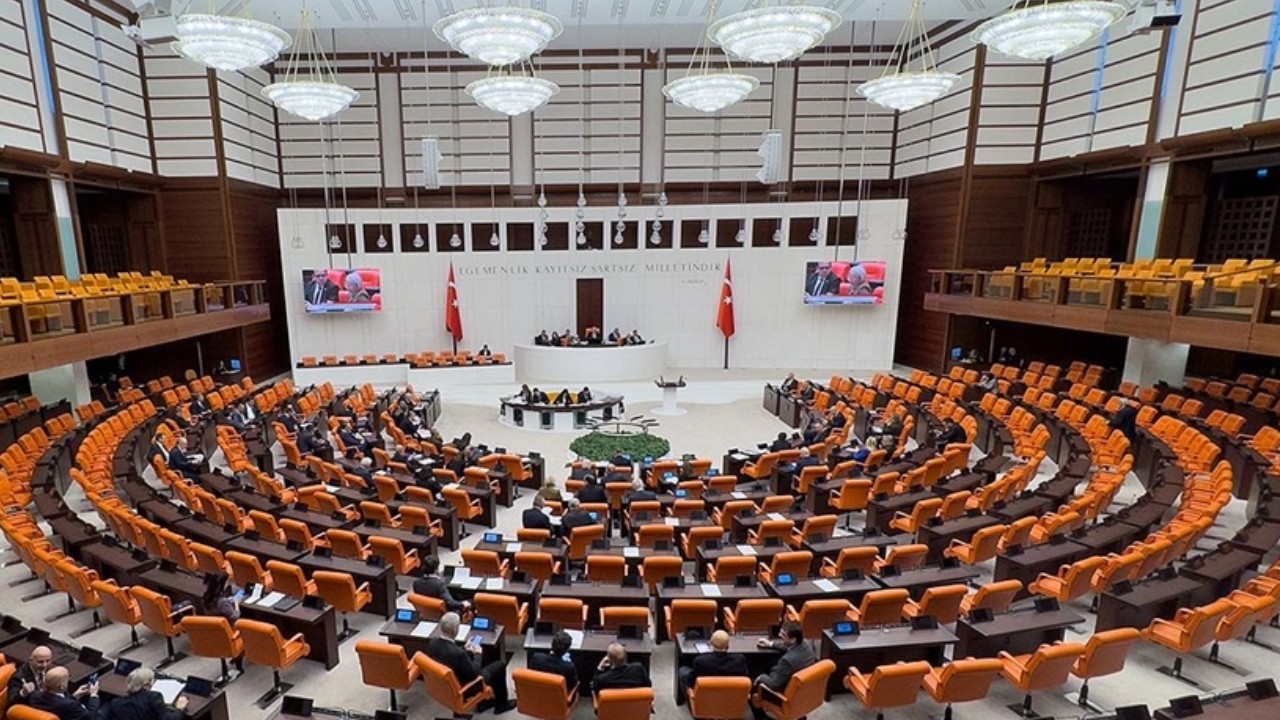 Yargı paketinde FETÖ krizi