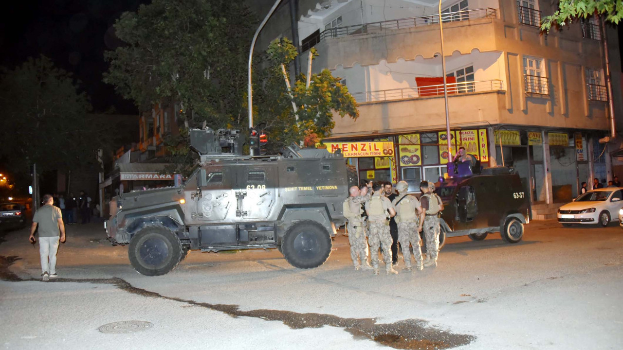 Hareketli saatler: Köşeye sıkışınca çatışmaya girdi