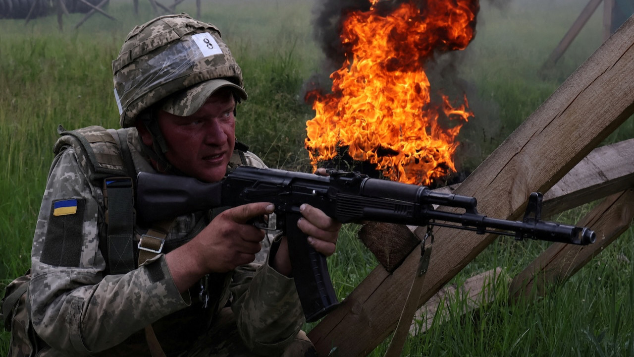 Zelenskiy: Rusya saldırı için 50 bin asker konuşlandırdı