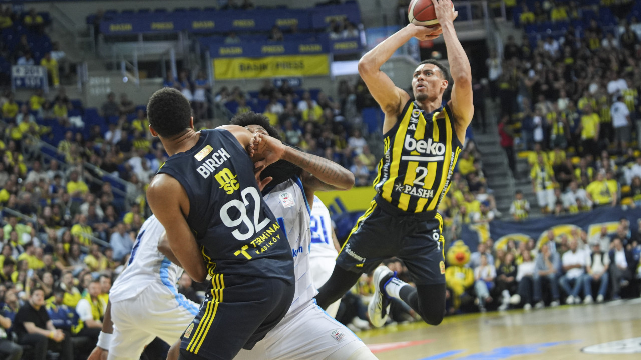 Şampiyon Fenerbahçe, lige hızlı döndü: Türk Telekom'u farklı geçti