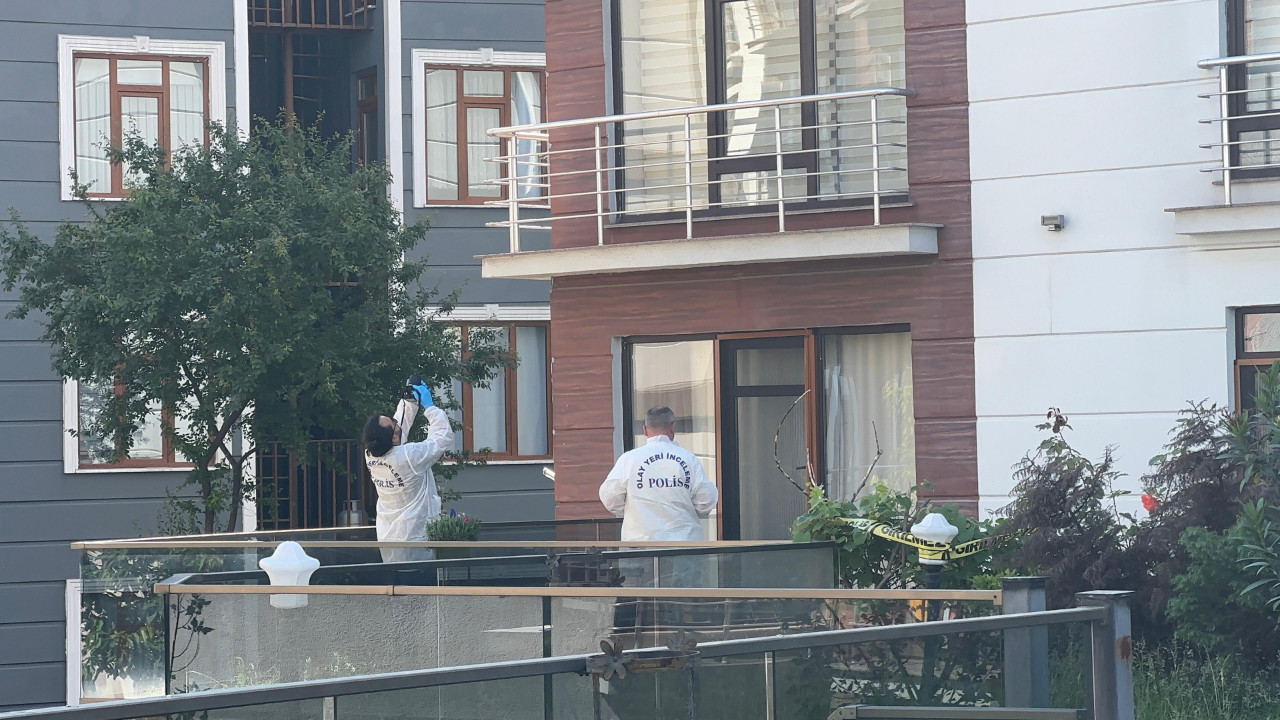 Genç kadın evinin önünde ölü bulundu