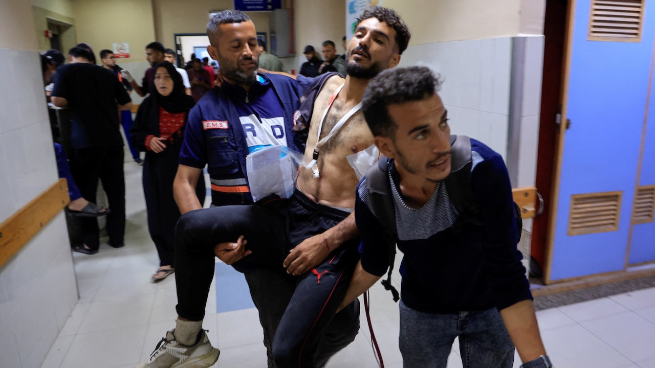 İsrail, yardım dağıtım merkezini vurdu: Onlarca ölü var