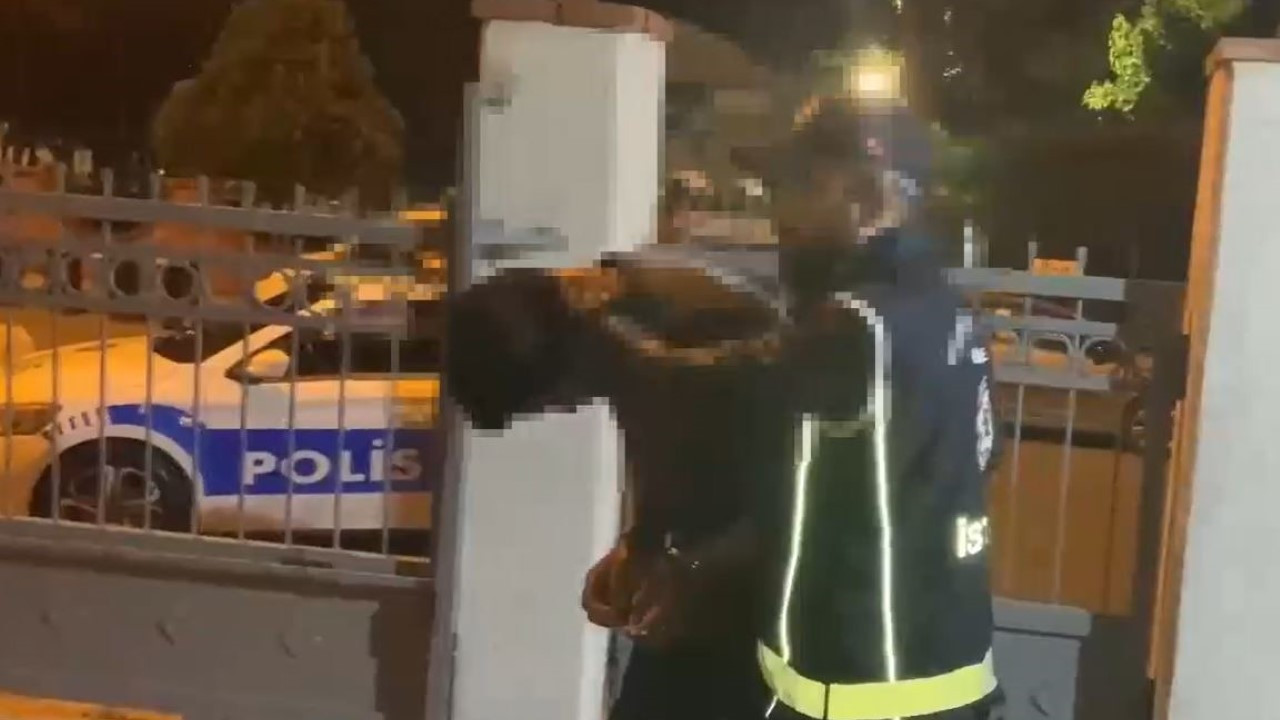 Marmaray’da kadınların fotoğrafını çekti