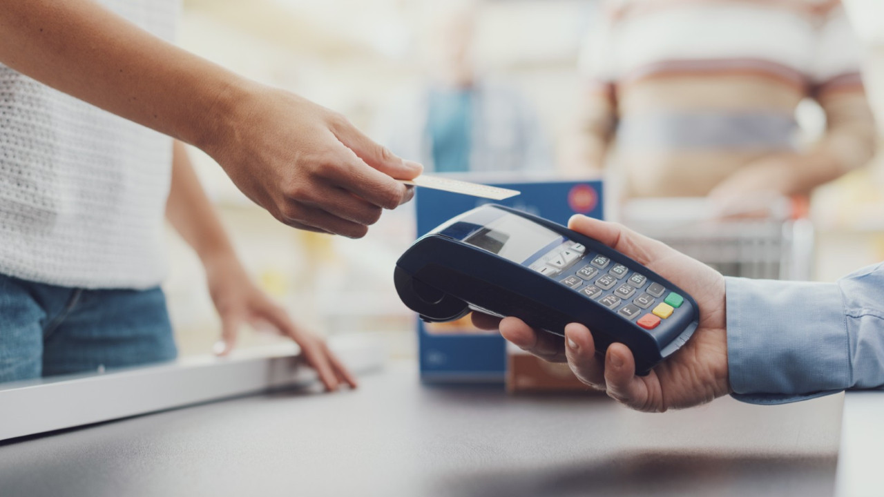 Perakendecilerden uyarı: Vatandaş özel harcamalarda frene sert bastı