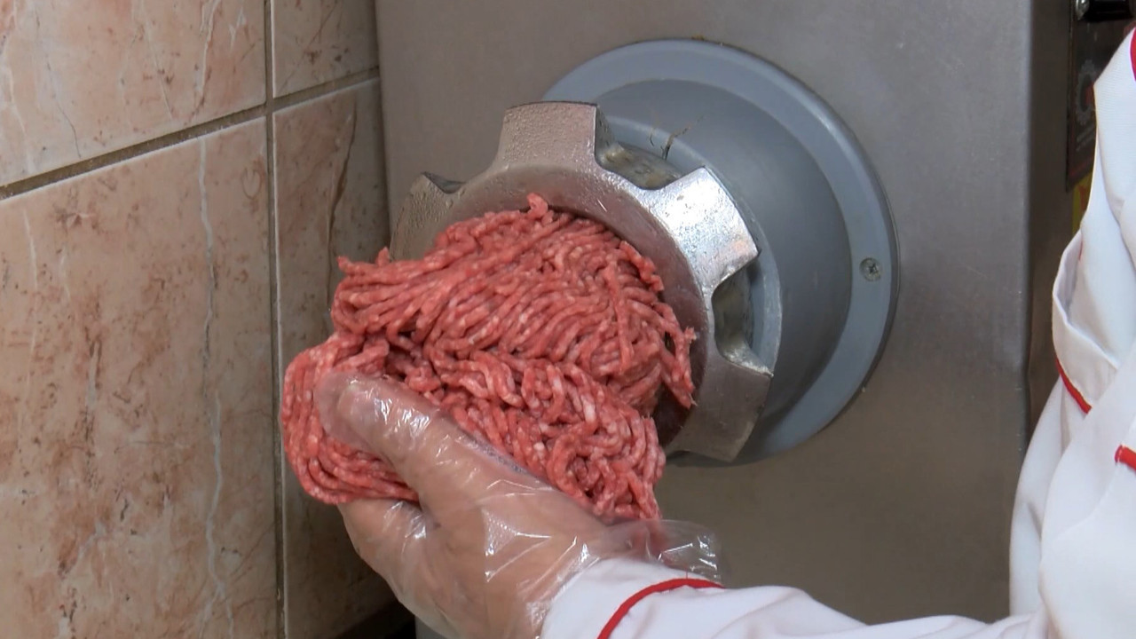 Sokakta kıyma çekmenin bedeli: 63 bin TL