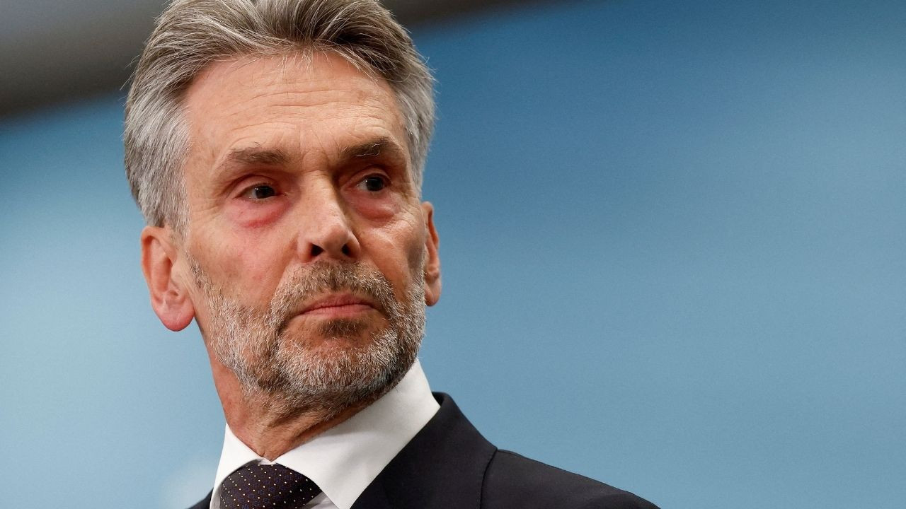 Hollanda Başbakanı istifa etti