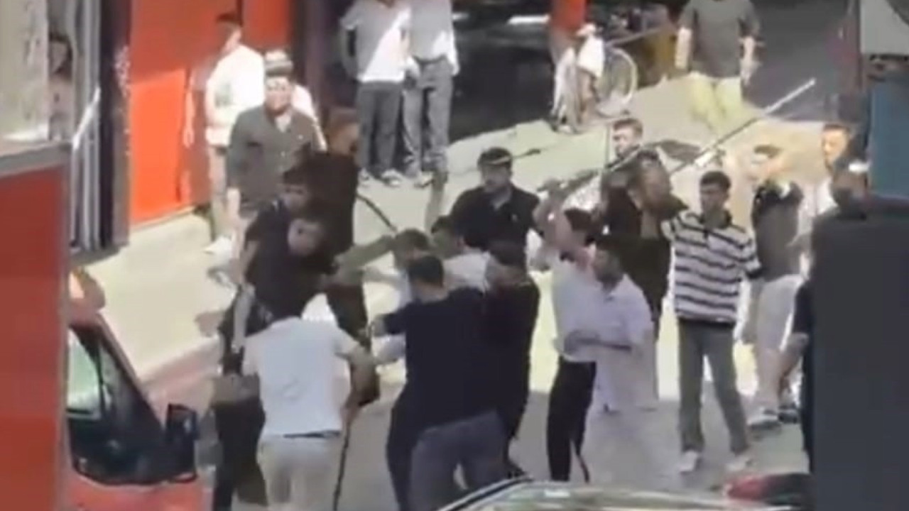 İki grup arasında taşlı sopalı kavga: 3 yaralı