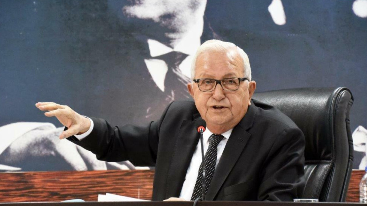 30 yıllık belediye başkanı 'asfalt dökemiyoruz' diyerek isyan etti: Taşınmazları satalım