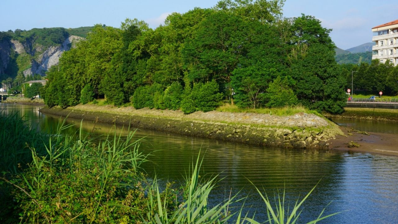 Bu Avrupa adasının sahibi her altı ayda bir değişiyor