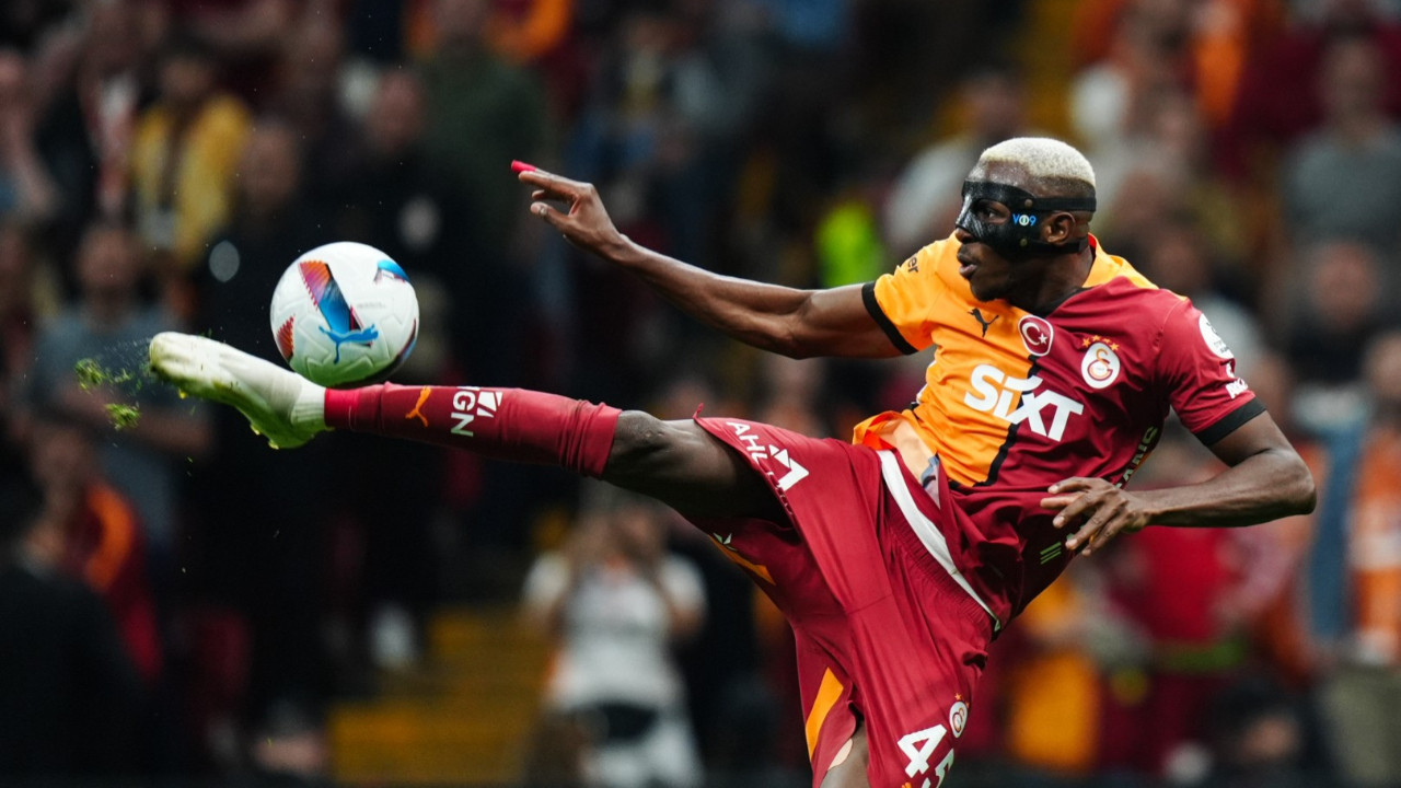 Osimhen için "utanç verici" sözleri: 'Yeni hoca transferine onay verdi'