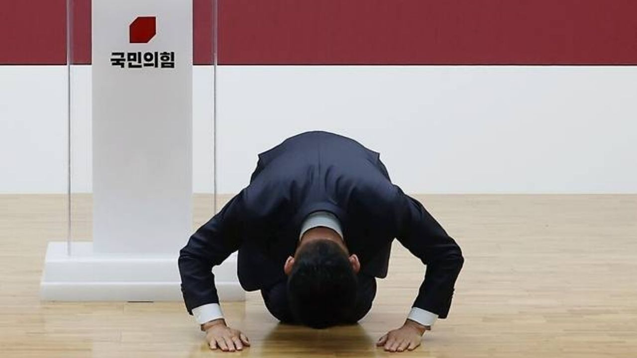 Seçimi kaybeden aday yerlere kapanarak özür diledi