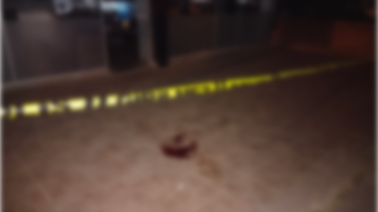 Genç kadın üçüncü kattan aşağıya atladı