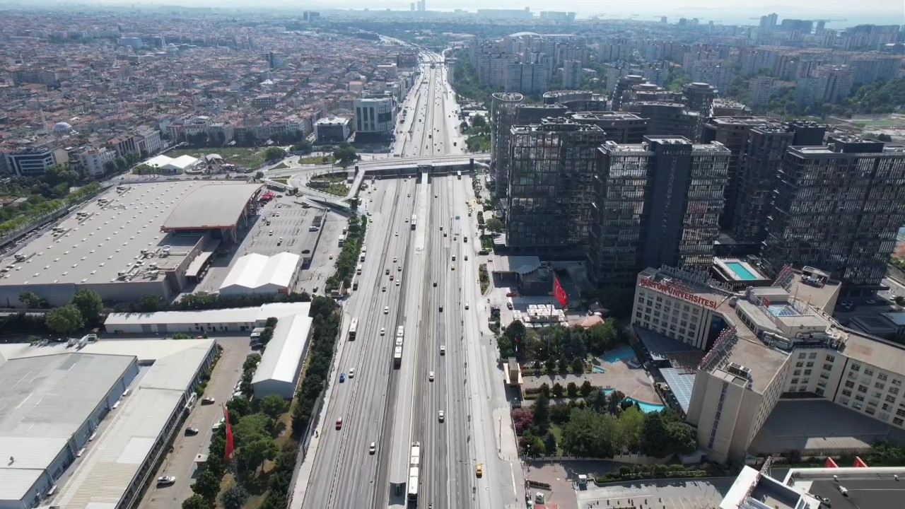 İstanbul’da bayramın ikinci günü yollar boş kaldı