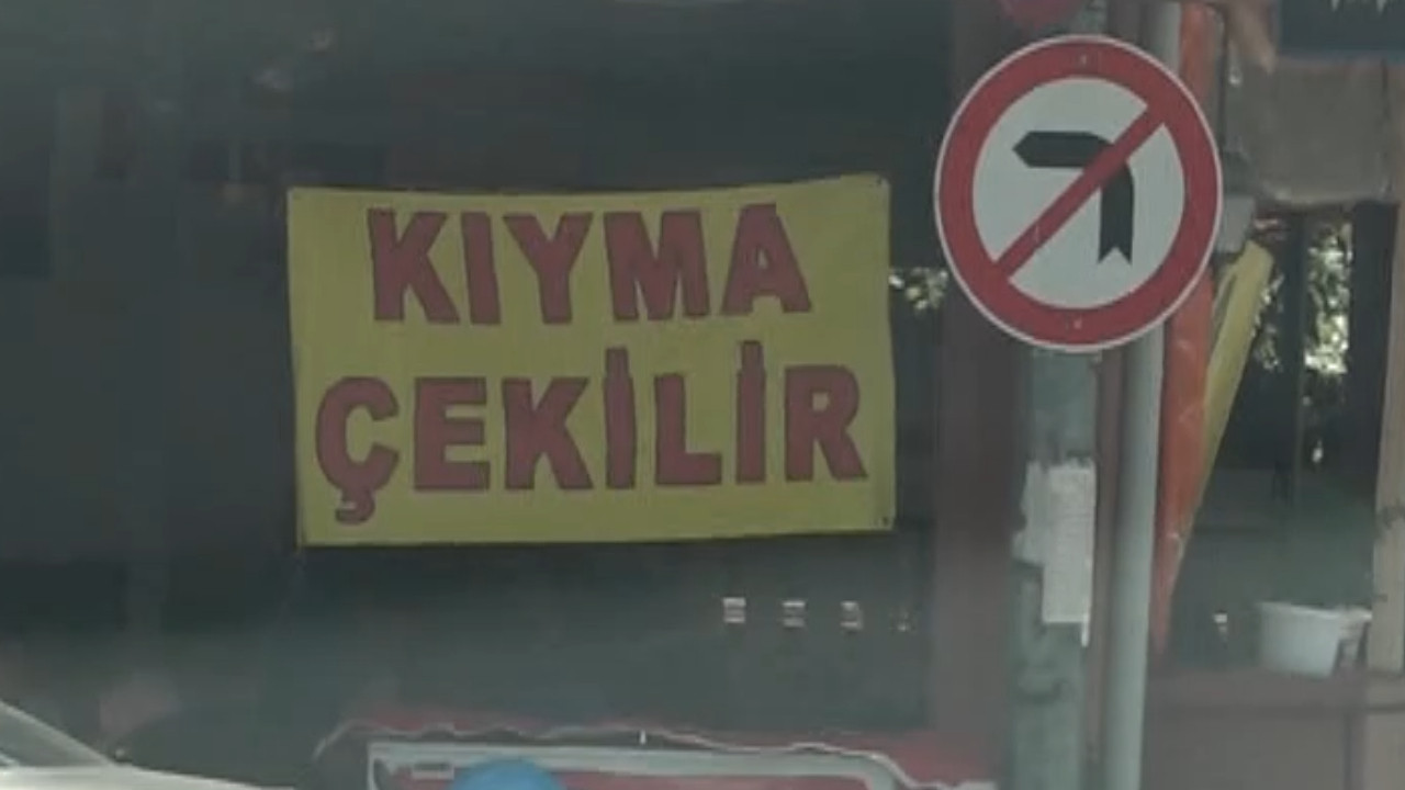 Tekel bayisinde 'kıyma çekilir' afişi