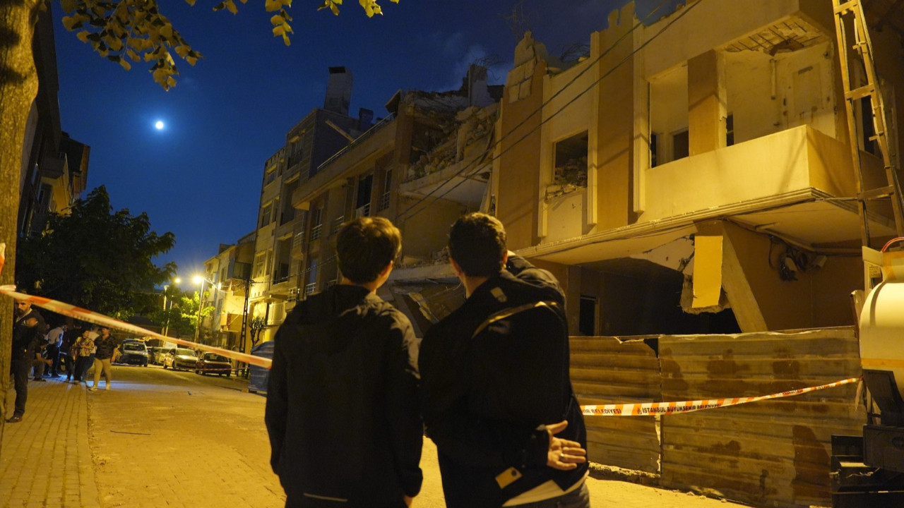 Avcılar'da bina çöktü