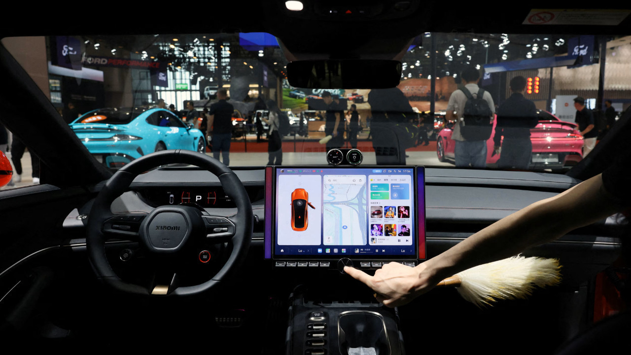 Çin otonom araçlarda frene basıyor