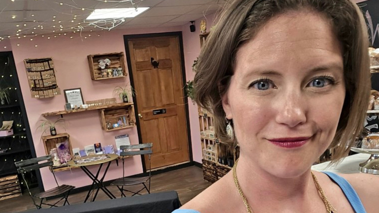 İmza gününe kimse gelmedi: Sosyal medyada gündem oldu