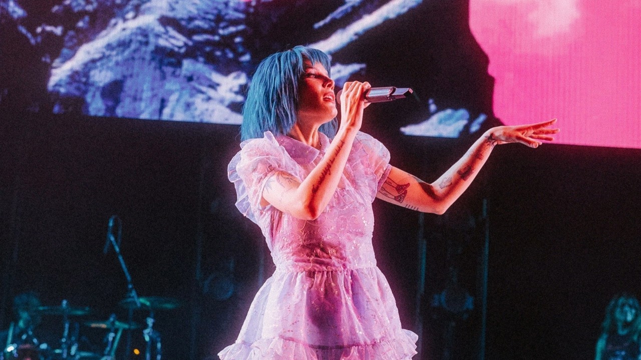 Dünyaca ünlü şarkıcı Halsey'den Türkiye mesajı