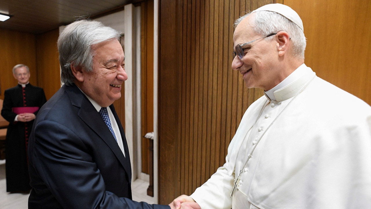 Papa, BM Genel Sekreteri'yle dünya barışını görüştü