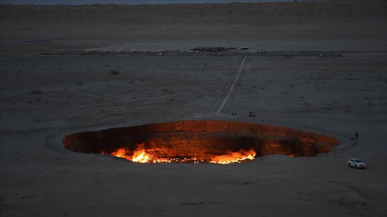 50 yıldır yanan 'Cehennem Kapısı' kapanmaya başladı