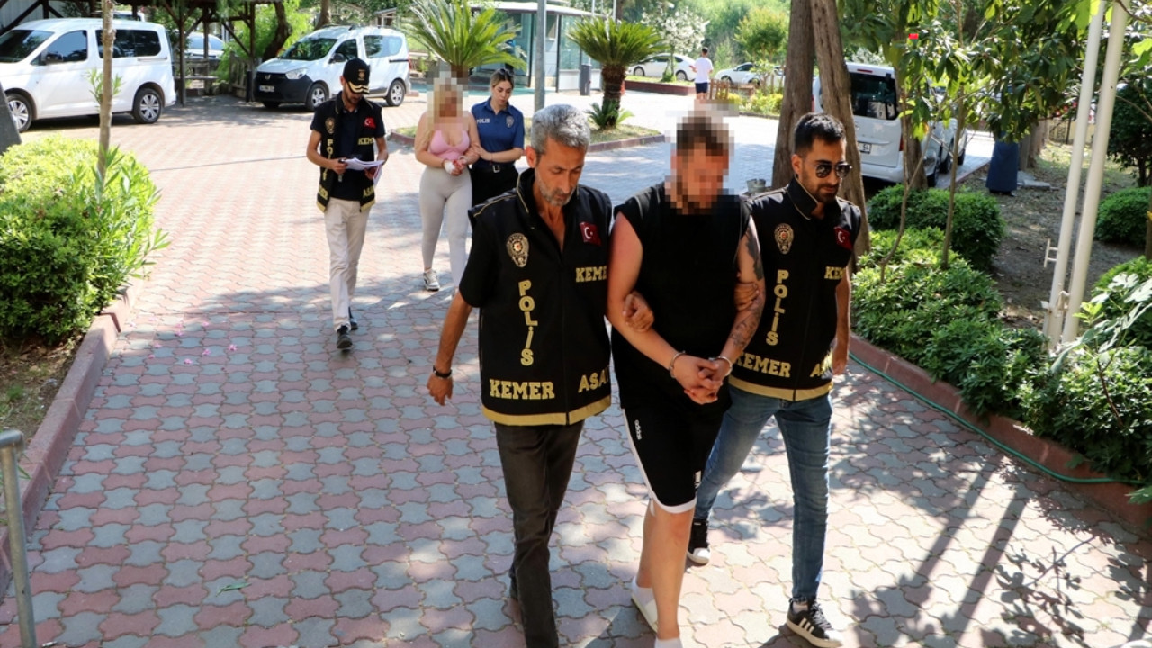 Çocukları 'cinsellik yaşayacağız' diye kandırdı, paralarını alıp dövdü