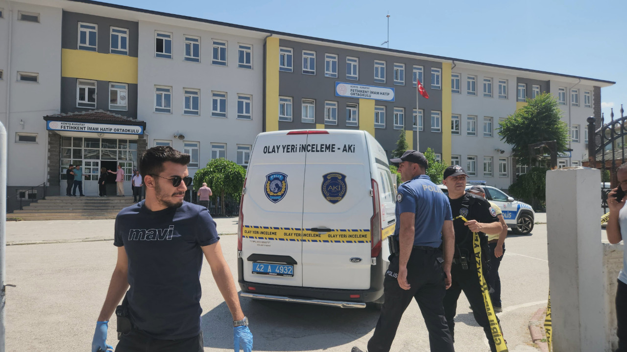 Okula girip öğretmeni katletti