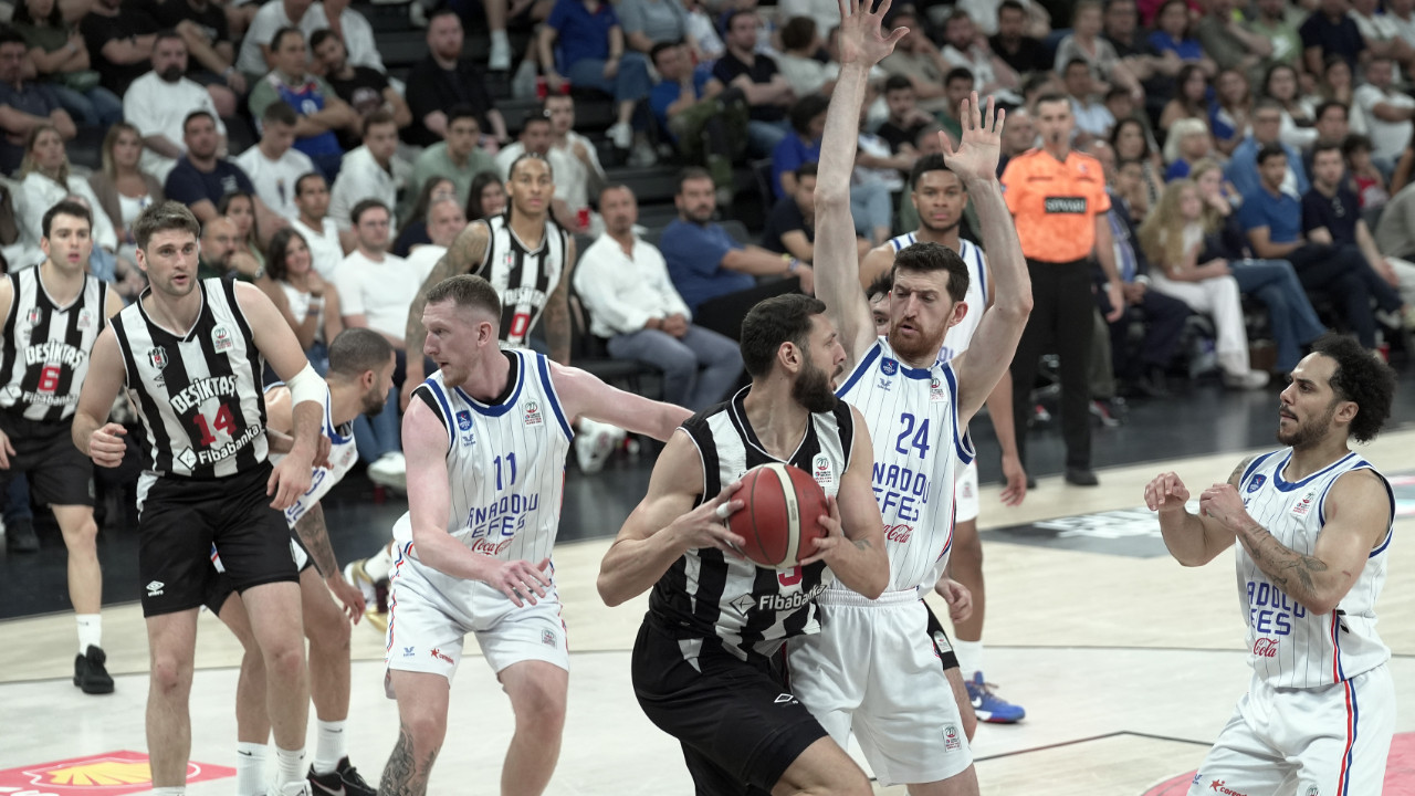 Beşiktaş-Anadolu Efes serisinde son perde: Final bileti sahibini buluyor