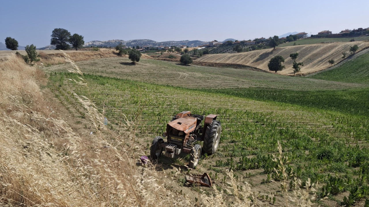 Traktör tarlaya uçtu: Çocuk öldü