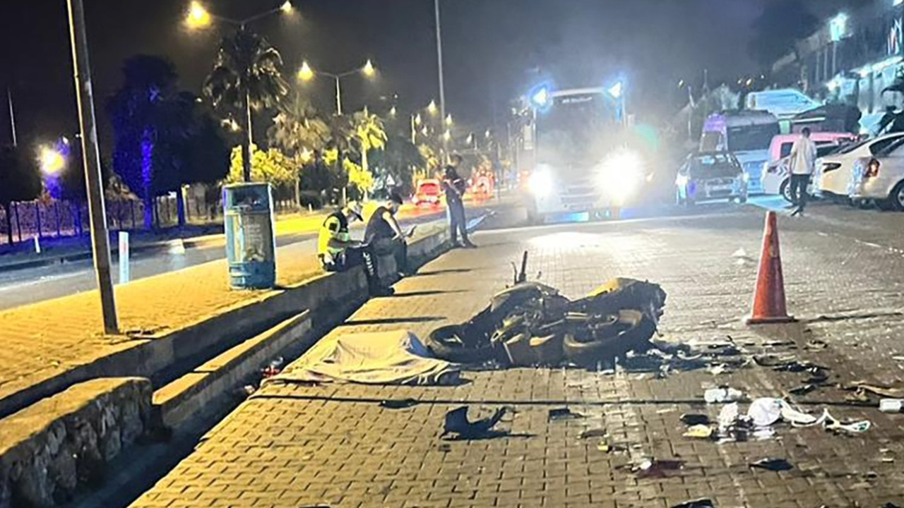 Alanya'da iki motosikletin çarpıştığı kazada 2 kişi öldü