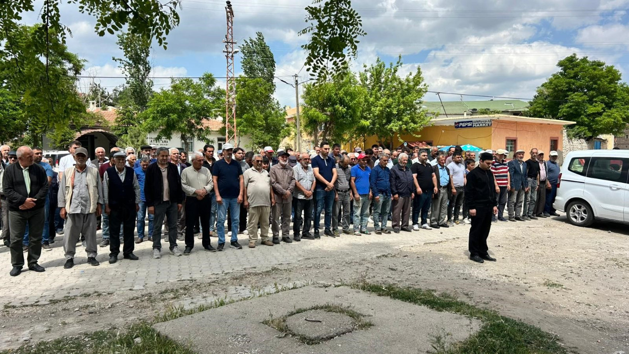 Kendi elleriyle vücudundan çıkardı, öldü