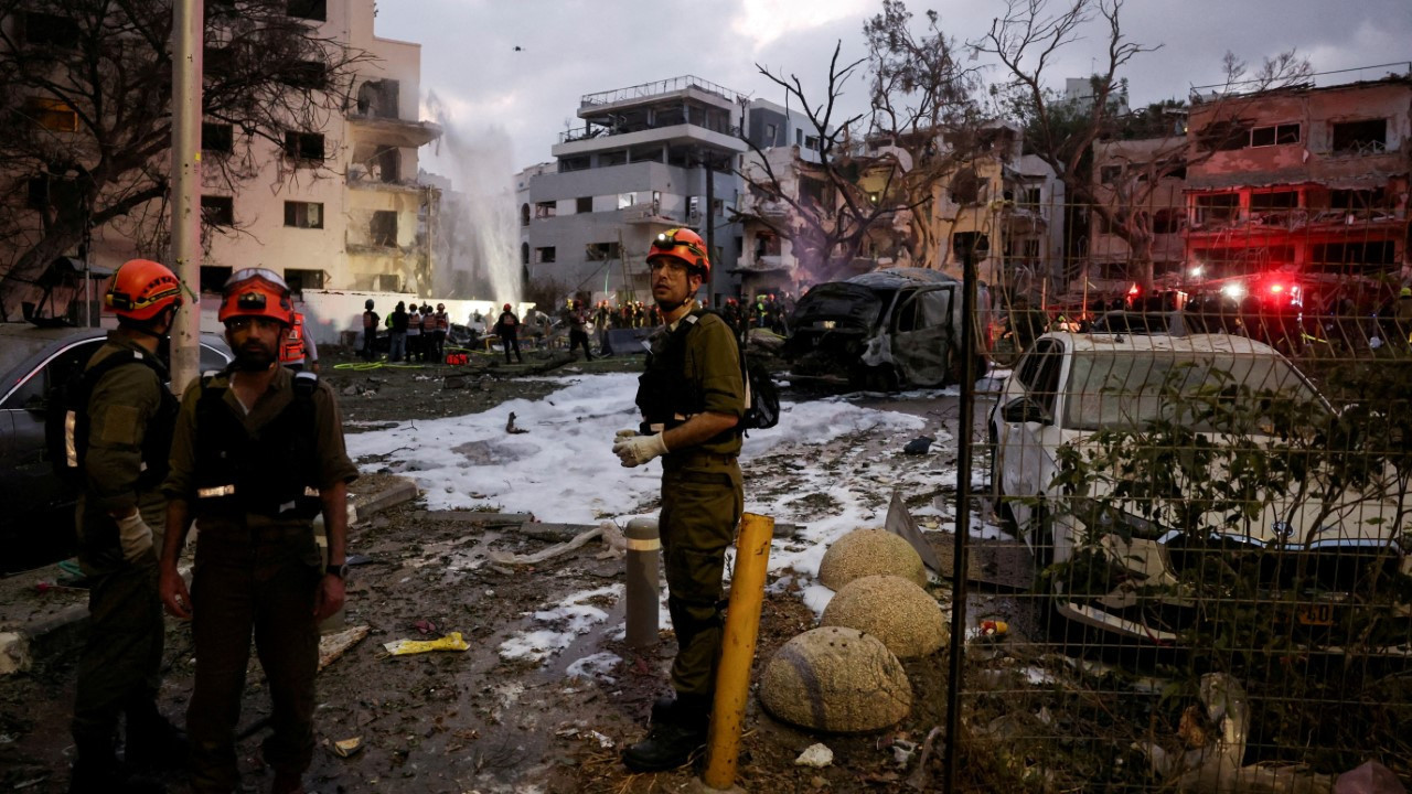 İran yeni saldırı başlattı: İsrail'de alarm