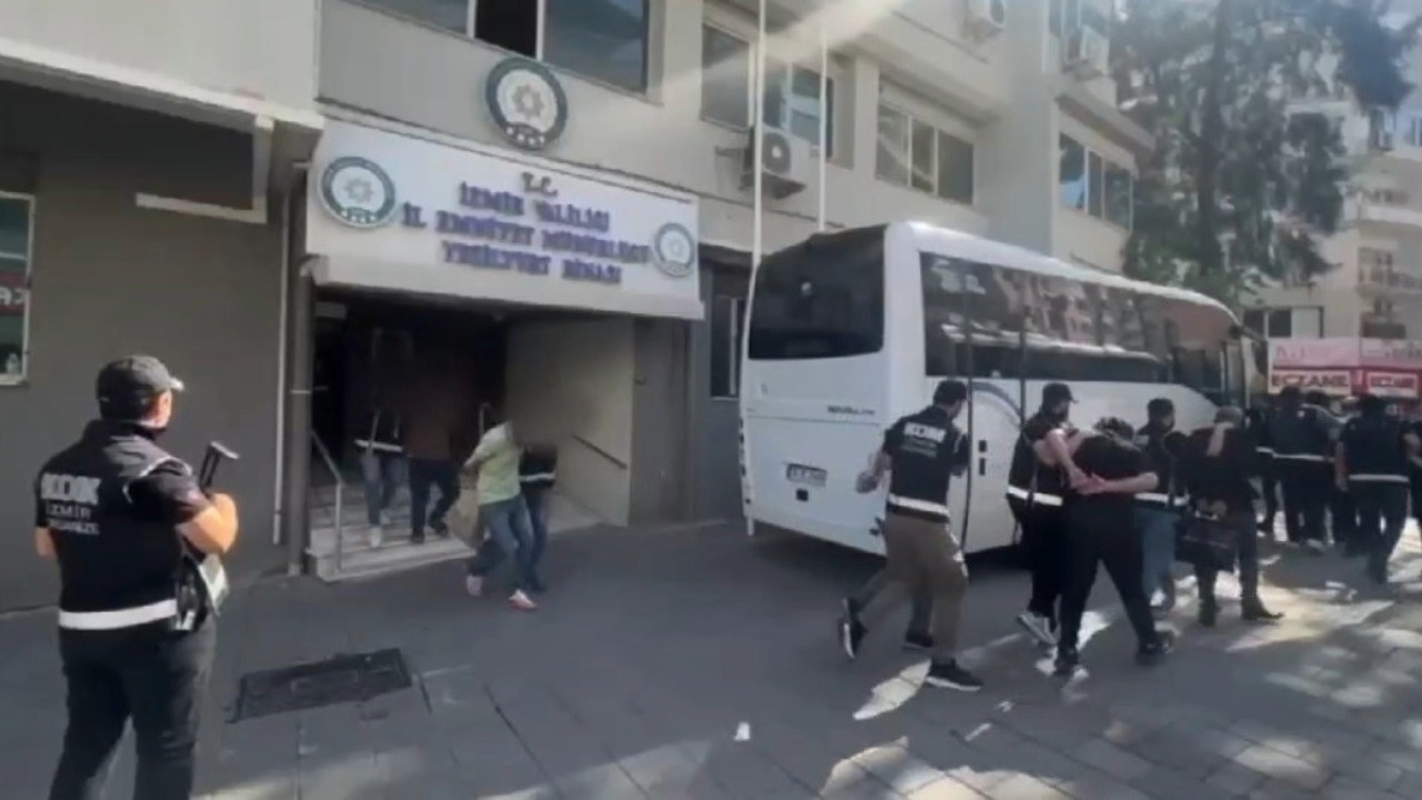 İzmir'in iki ilçesinde operasyon: 17 tutuklama