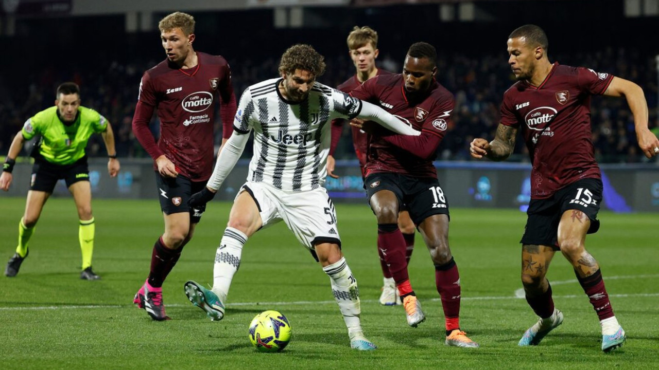 Salernitana'da 8 futbolcu hastaneye kaldırıldı: Otel inceleme altında