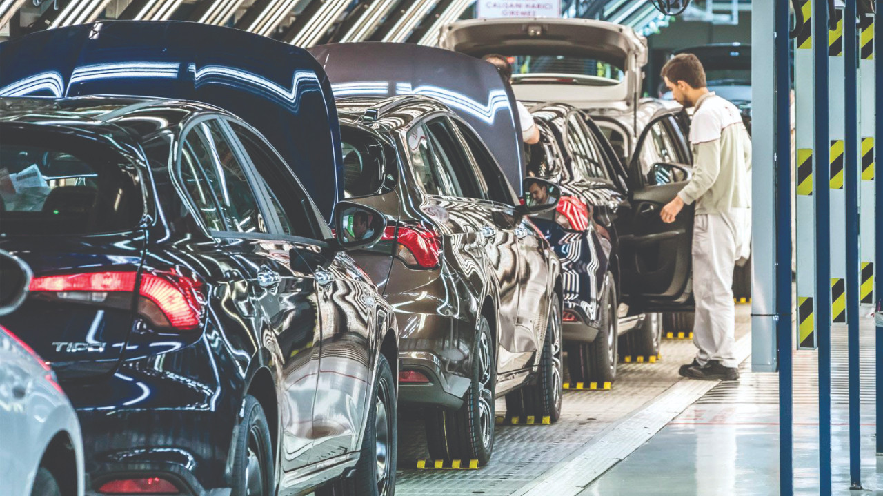 Bir araba alan bir de Maliye’ye alacak